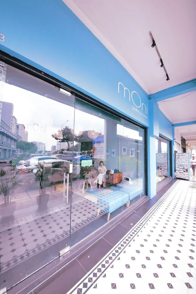 Moni Gallery Hostel Singapore