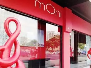 Moni Gallery Hostel Singapore
