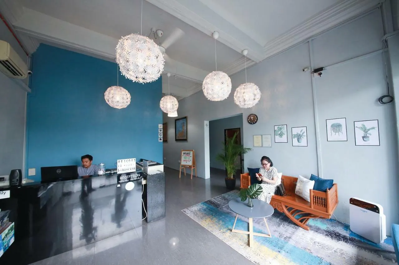 Moni Gallery Hostel Singapore